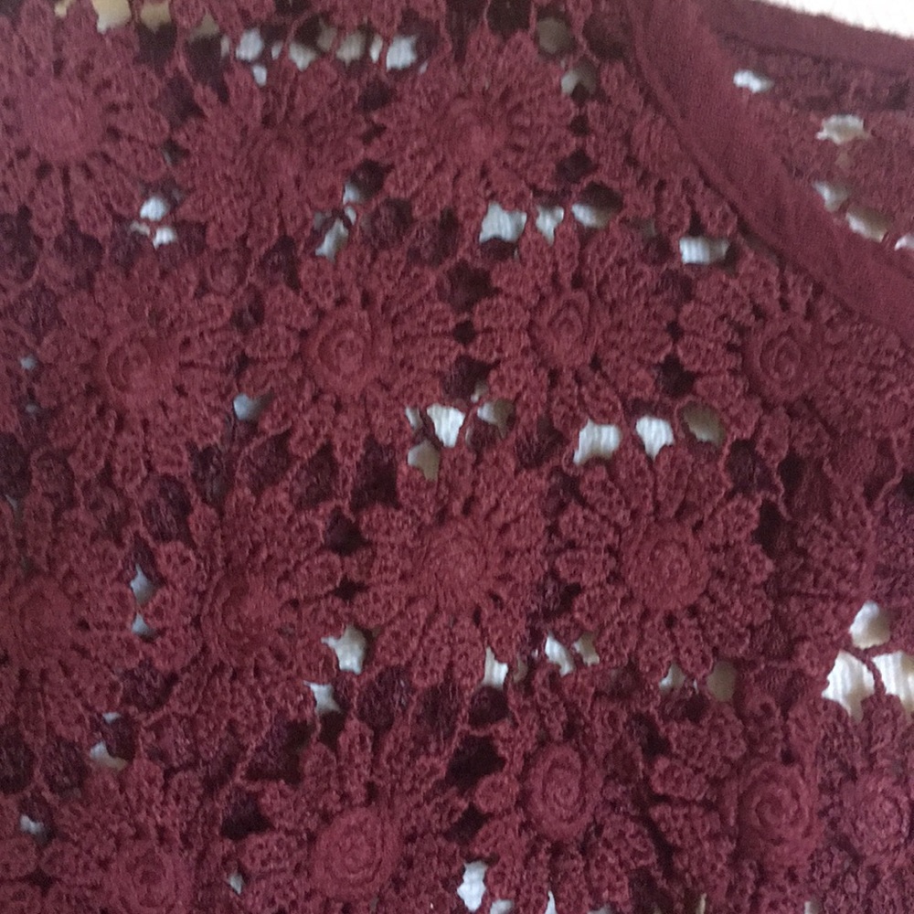 Charlotte Russe Top with Flower lace cutout Size M - Picture 4 of 6